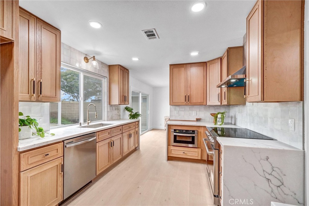 9171 Regatta Drive
