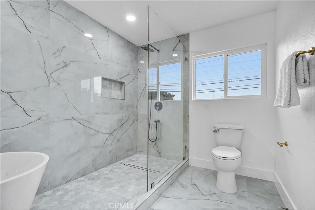 9171 Regatta Drive