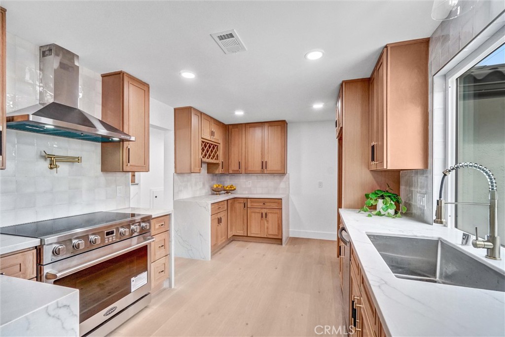 9171 Regatta Drive