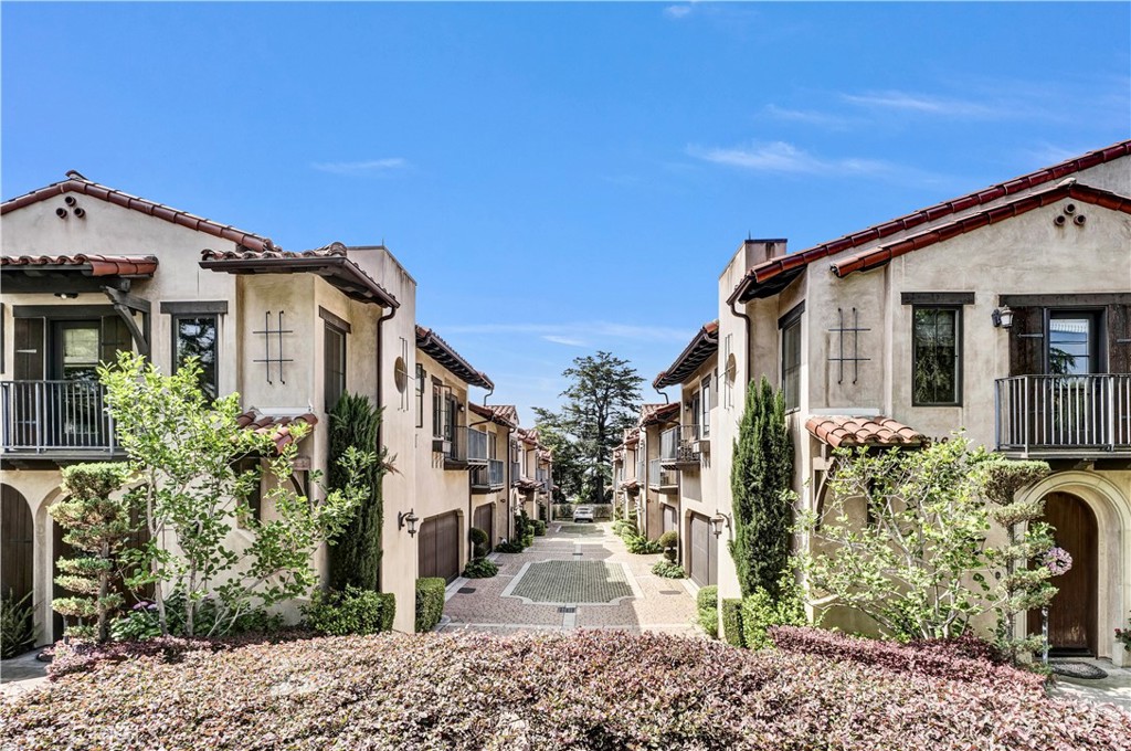 638 Sierra Madre Blvd D