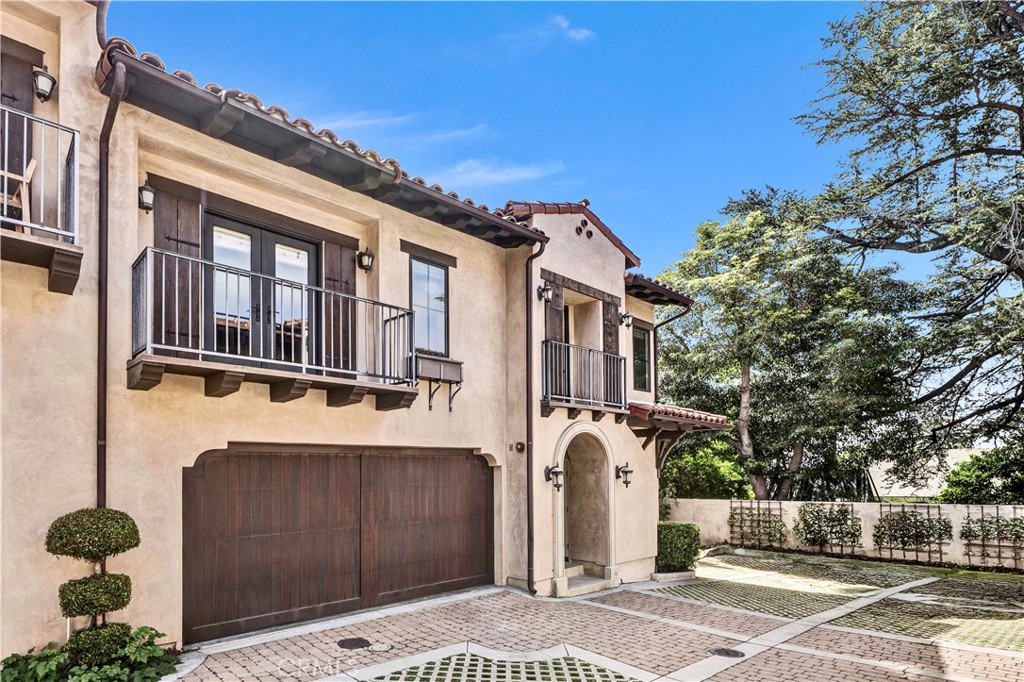 638 Sierra Madre Blvd D