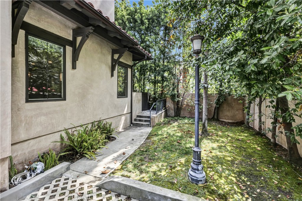 638 Sierra Madre Blvd D