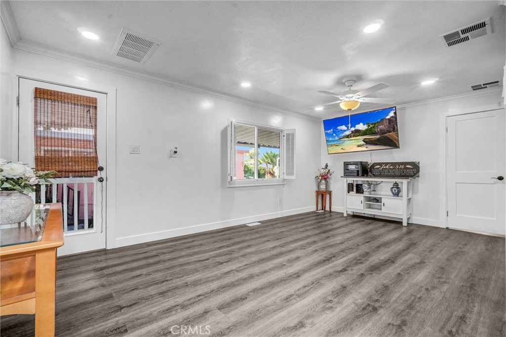 1616 S Euclid Street 23