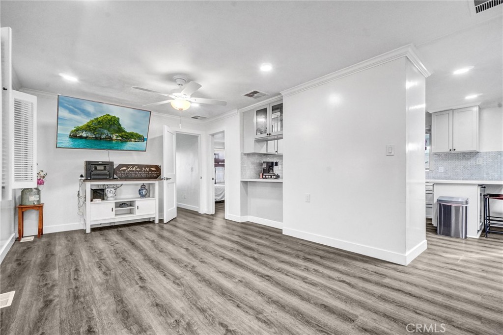 1616 S Euclid Street 23