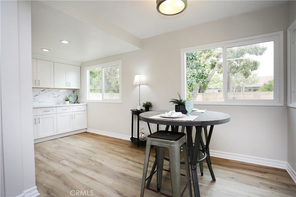 321 S Beachy Place
