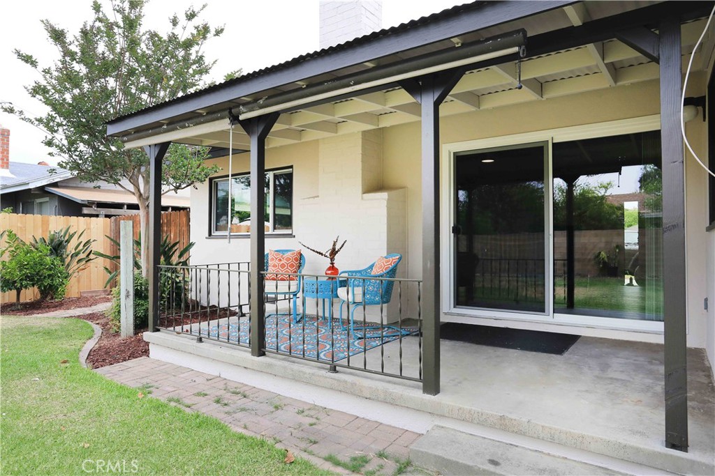321 S Beachy Place