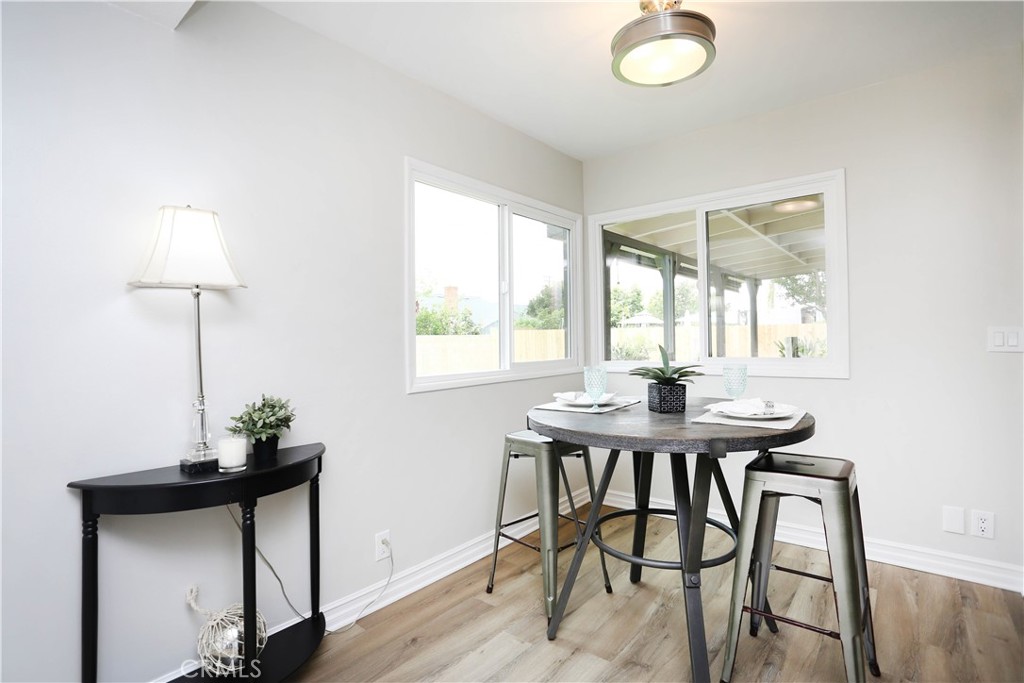 321 S Beachy Place