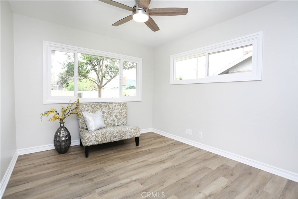 321 S Beachy Place