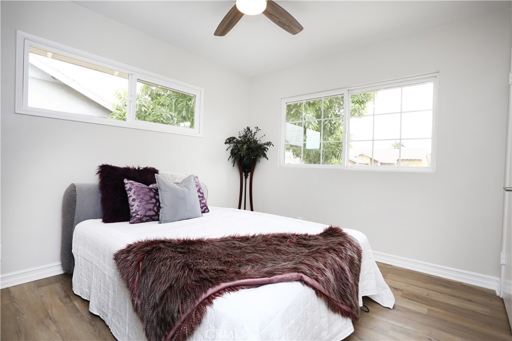 321 S Beachy Place