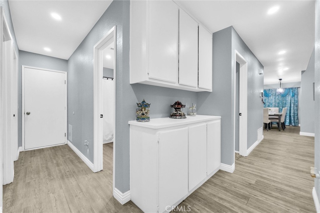 1264 N Mulberry Avenue