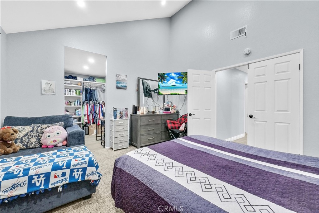 1264 N Mulberry Avenue