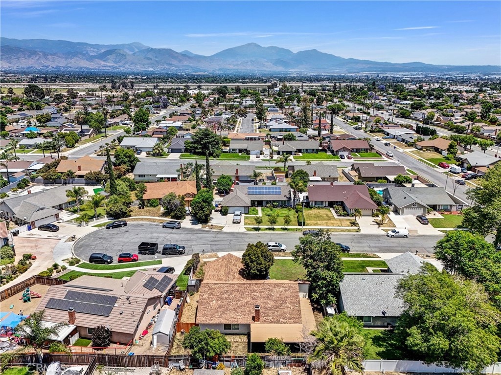 1264 N Mulberry Avenue