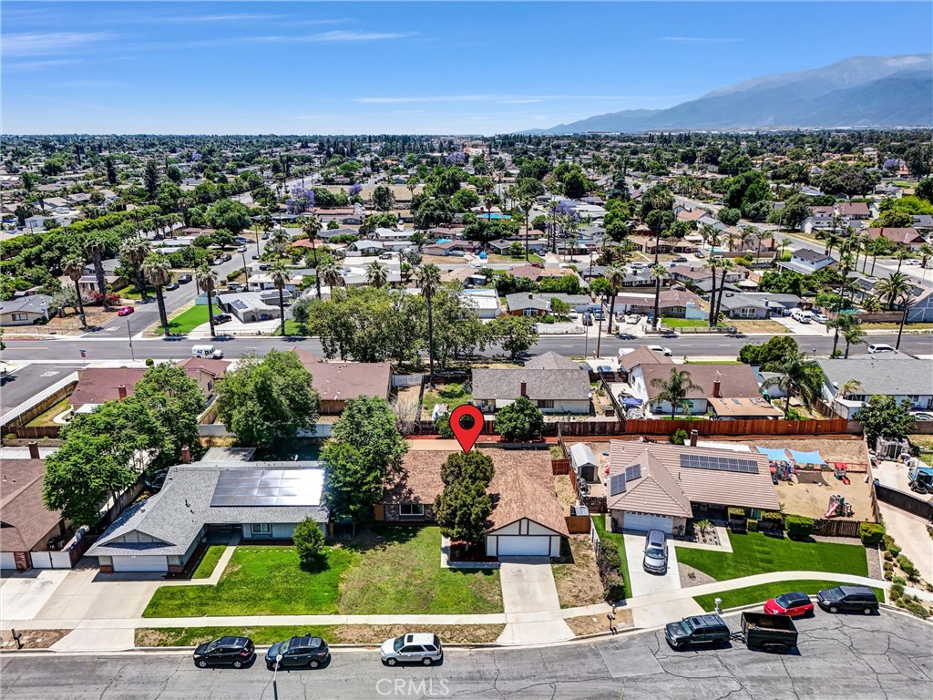 1264 N Mulberry Avenue