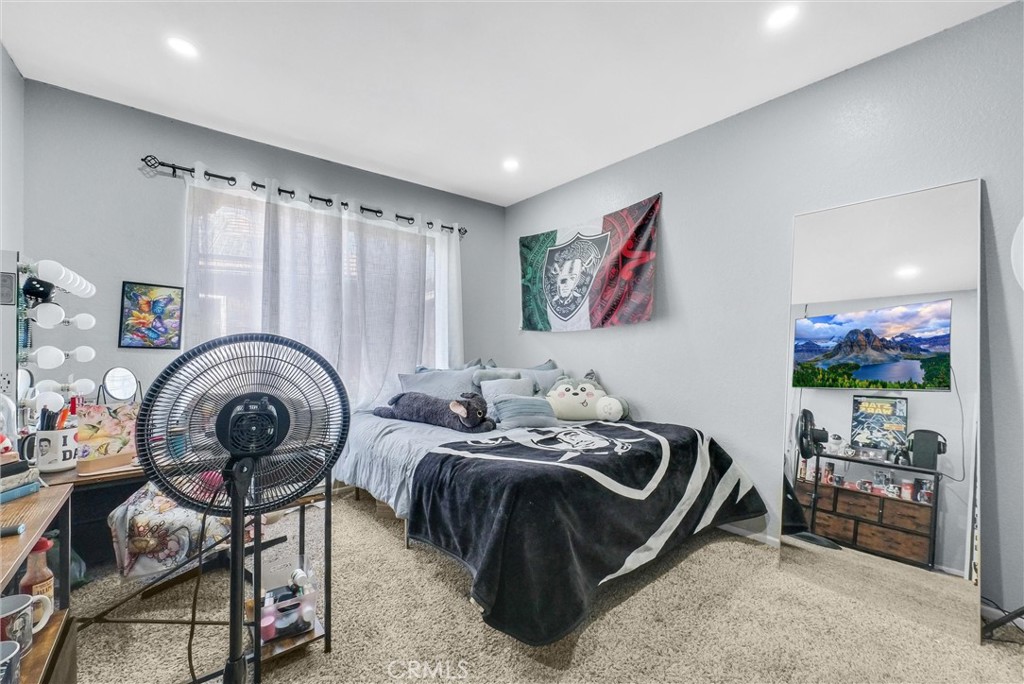 1264 N Mulberry Avenue