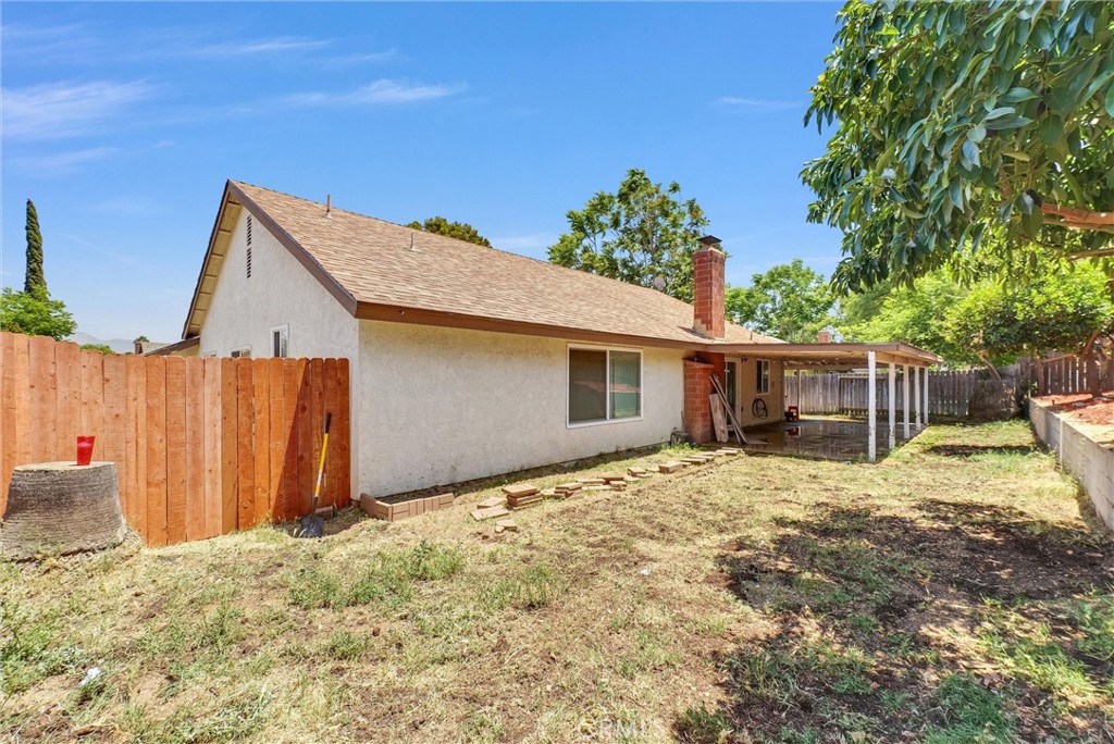 1264 N Mulberry Avenue