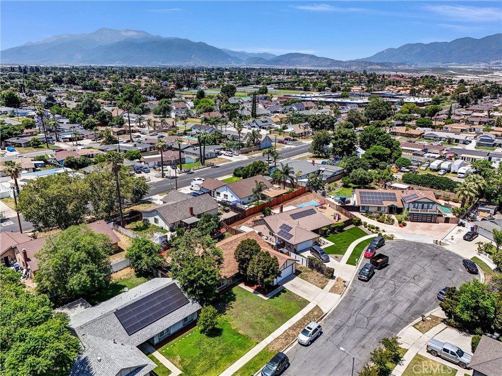 1264 N Mulberry Avenue