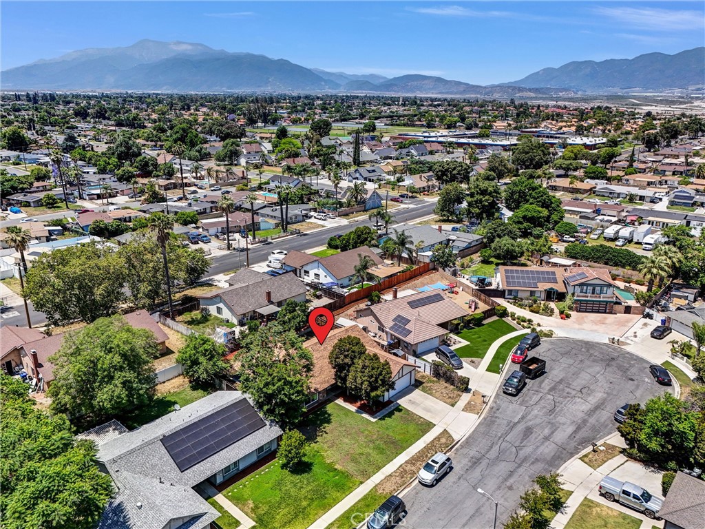 1264 N Mulberry Avenue