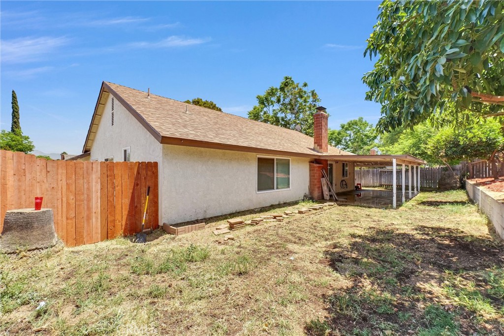 1264 N Mulberry Avenue