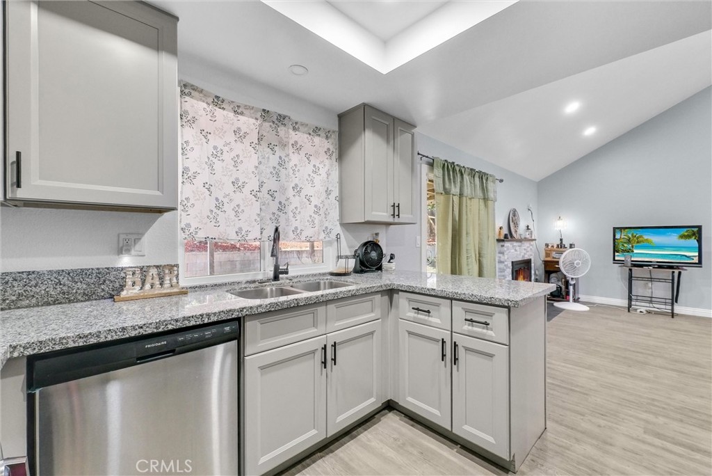 1264 N Mulberry Avenue