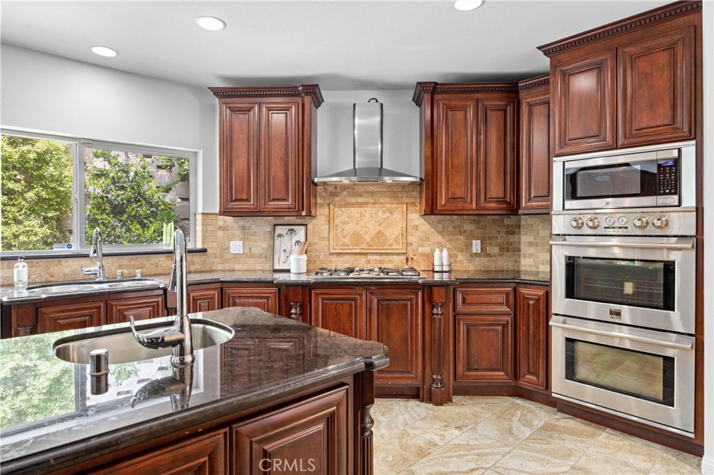 2421 N Feather Hill Drive