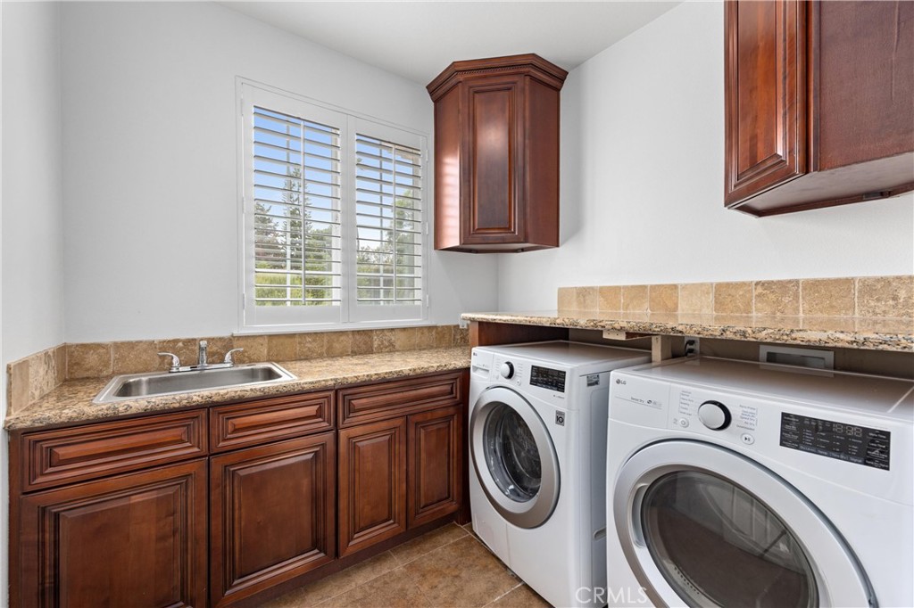 2421 N Feather Hill Drive