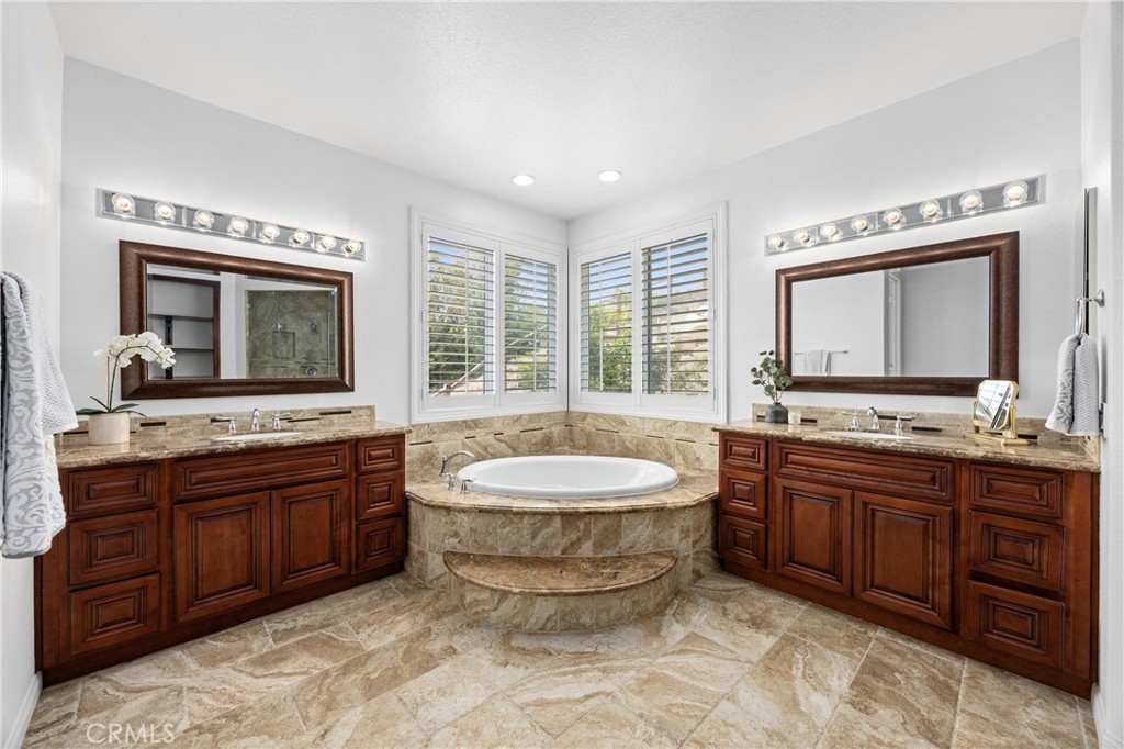 2421 N Feather Hill Drive