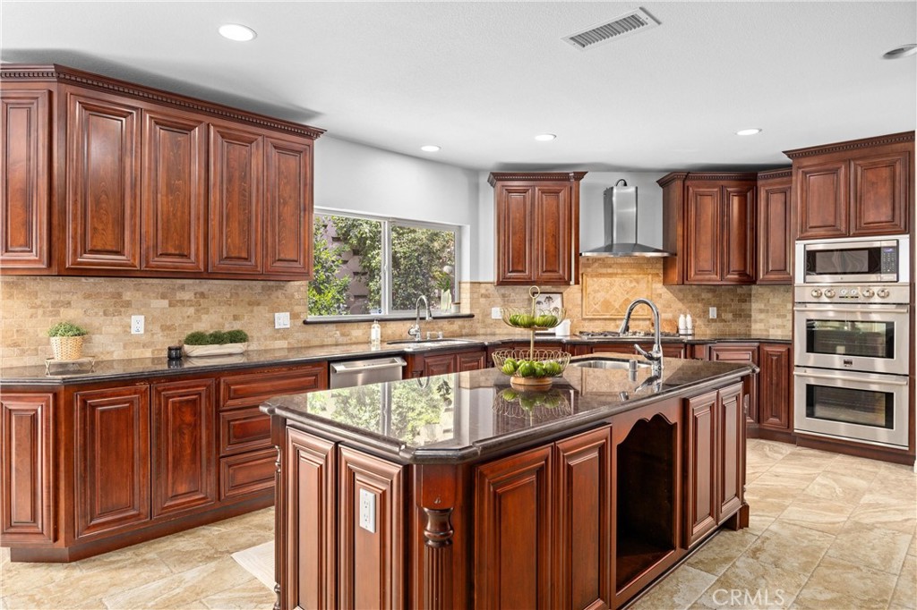 2421 N Feather Hill Drive