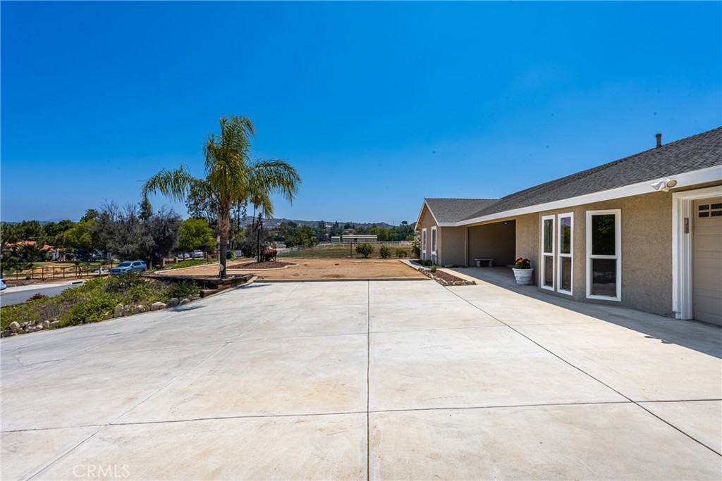 16481 Valle Vista Way