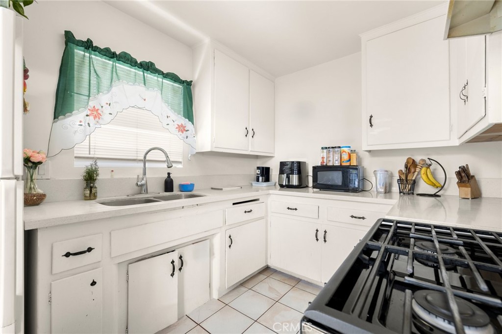 11160 Freer Ave.