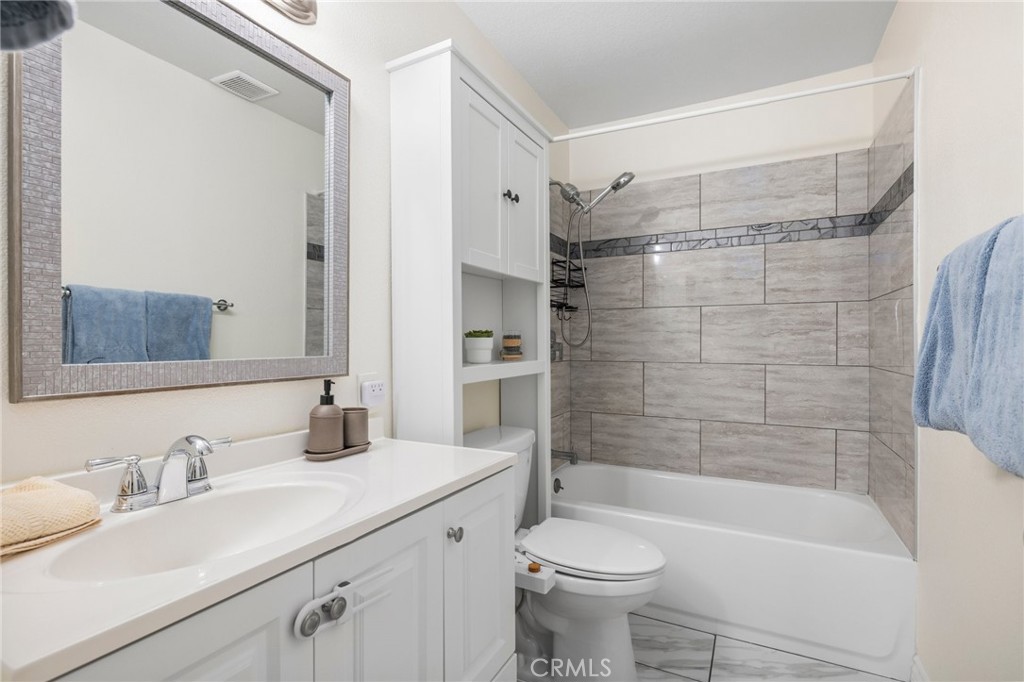 3605 E Anaheim Street 315