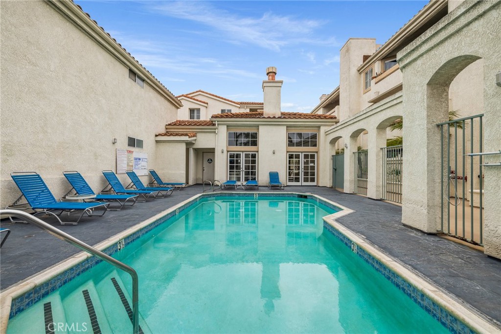 3605 E Anaheim Street 315