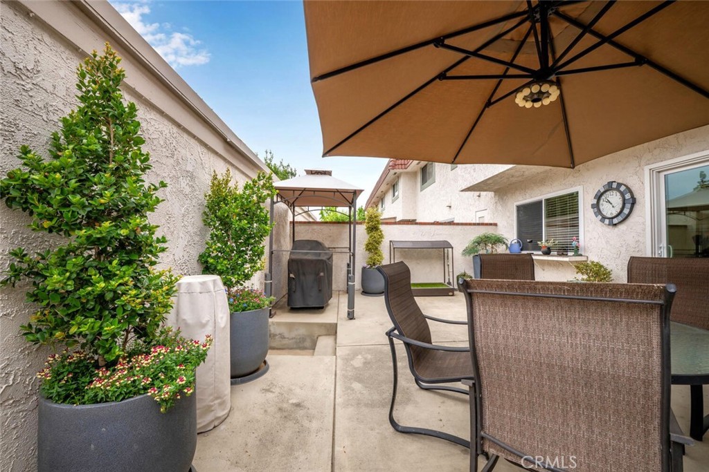 6898 Breton Way
