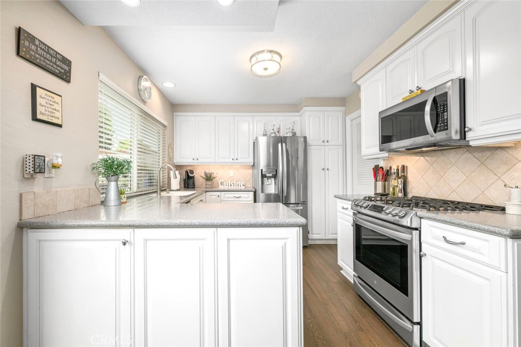6898 Breton Way