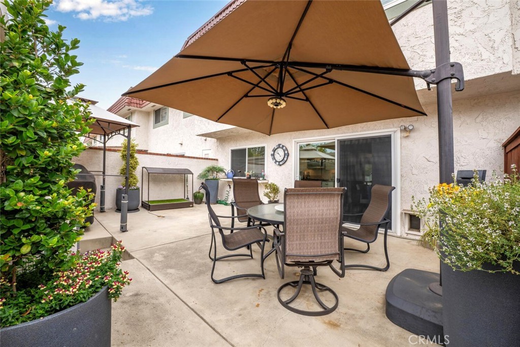 6898 Breton Way