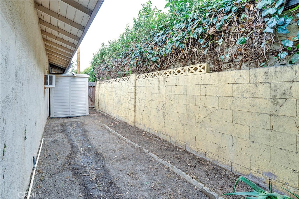 521 S Lyon Street 37