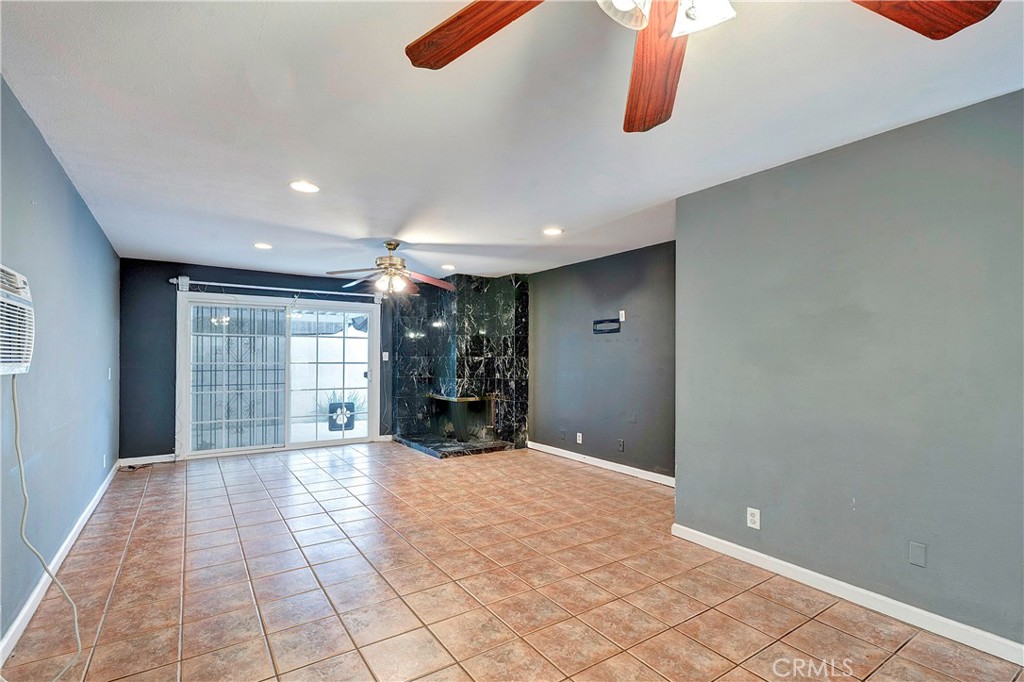 521 S Lyon Street 37