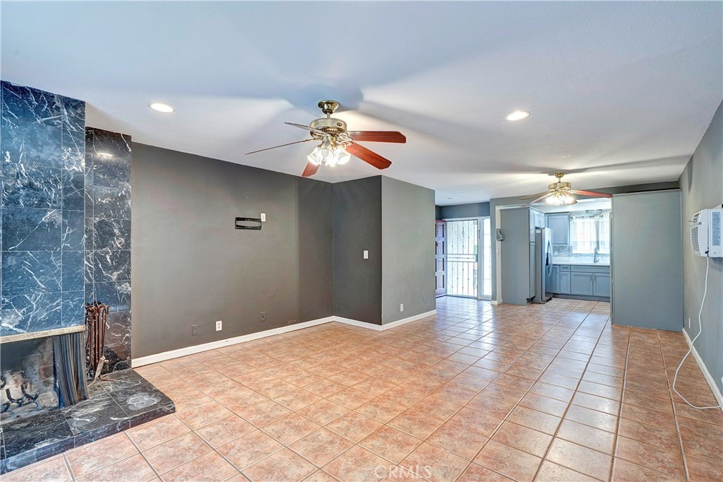 521 S Lyon Street 37