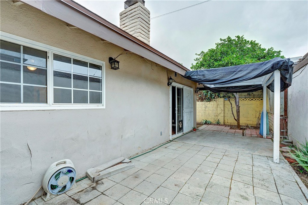 521 S Lyon Street 37