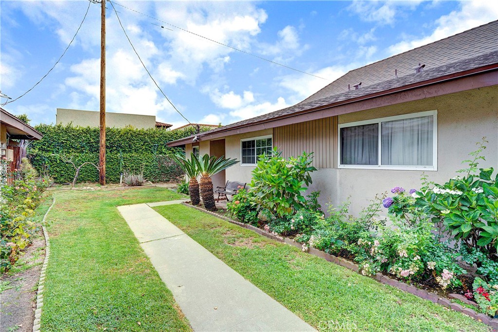 521 S Lyon Street 37