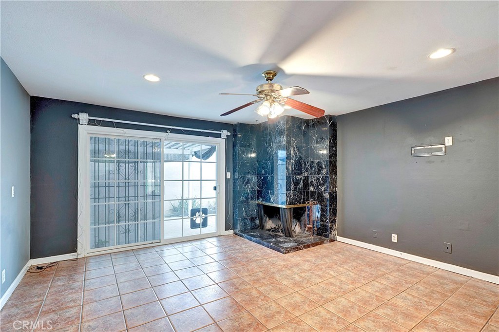 521 S Lyon Street 37