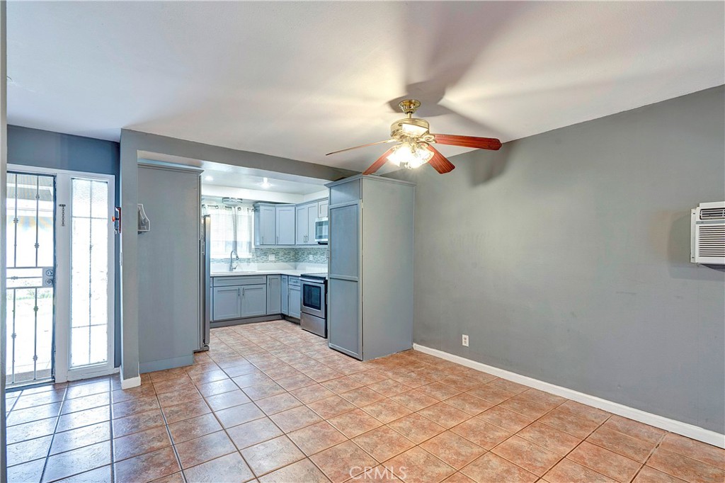 521 S Lyon Street 37