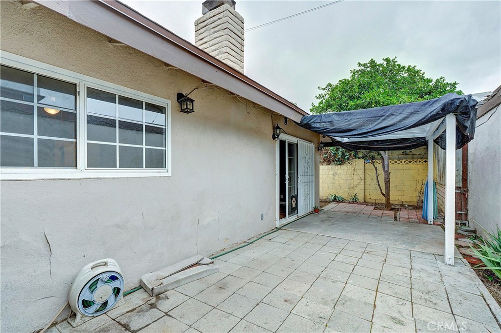 521 S Lyon Street 37