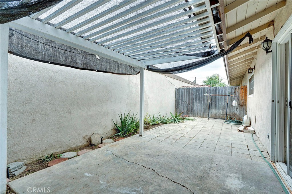 521 S Lyon Street 37