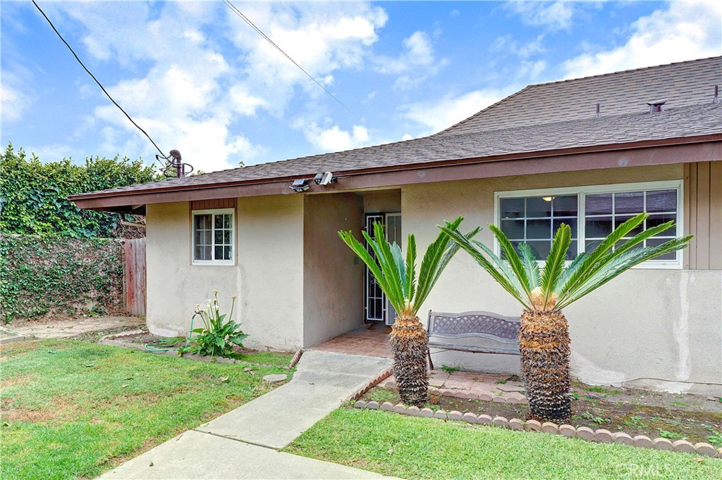 521 S Lyon Street 37