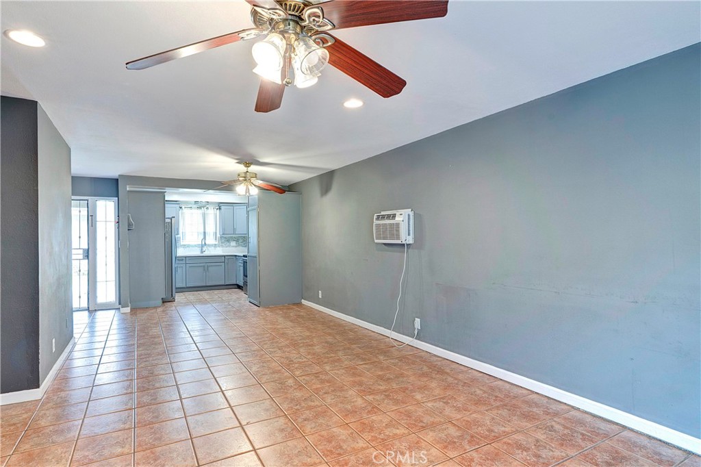 521 S Lyon Street 37