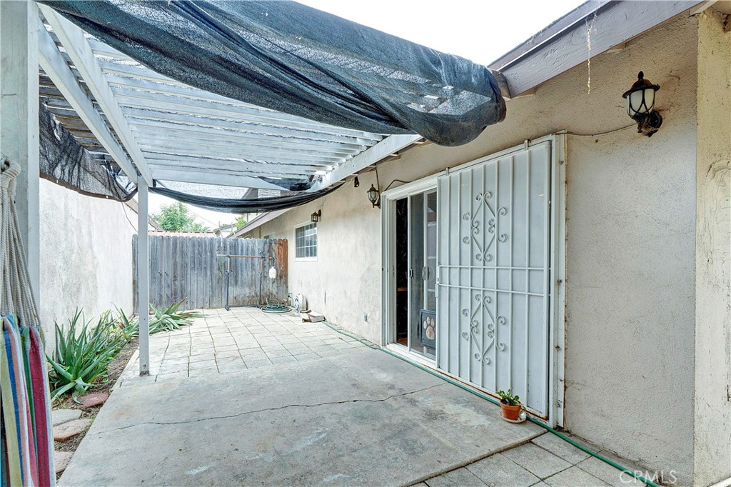 521 S Lyon Street 37