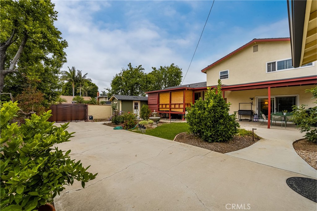 2902 E Trenton E