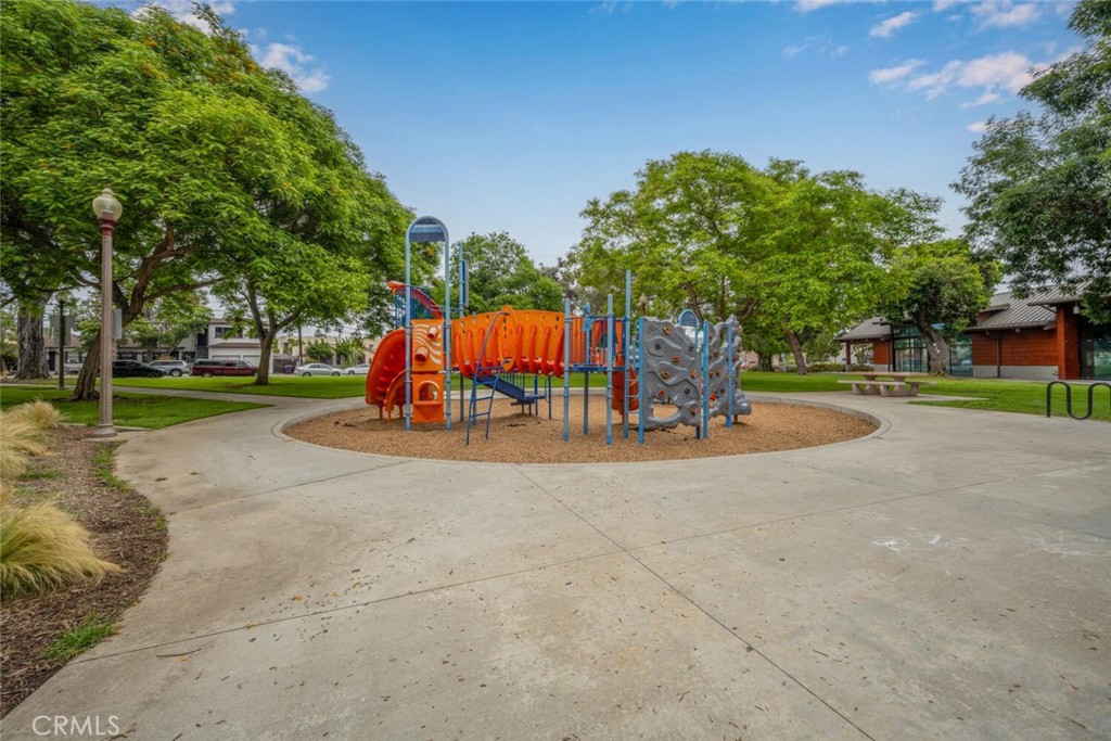 2925 E Spaulding Street 304