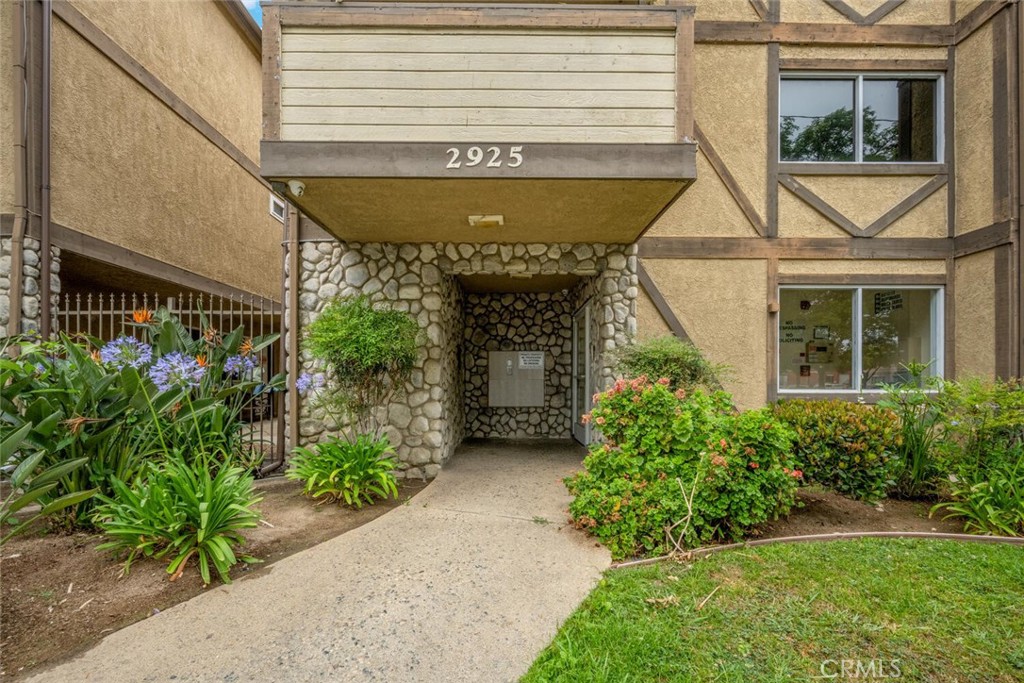 2925 E Spaulding Street 304