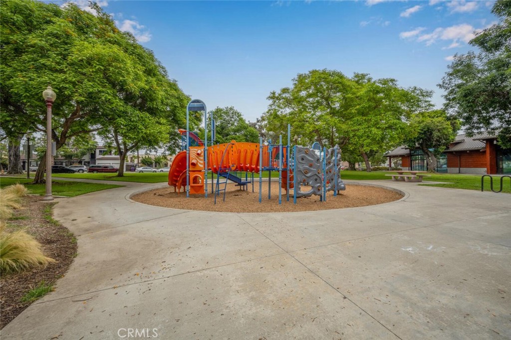 2925 E Spaulding Street 304